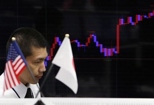 日銀の黒田総裁「追加緩和ではない」 補完措置導入へ