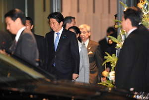 安倍首相と橋下氏が会談 ３時間半、改憲巡る連携協議か