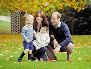 ジョージ英王子、１月から幼稚園…家族写真公開 2015年12月20日 11時55分