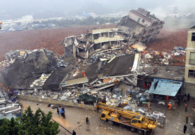 中国・深圳の工業団地で土砂崩れ 27人不明