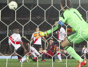 バルサ最多３度目の世界一 メッシ魔術先制弾、スアレス２発