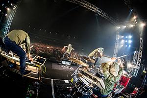 MAN WITH A MISSION、アルバム「The World&#39;s On Fire」2月発売 話題の新曲をライブ初披露
