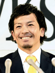 ソフトバンク松田、来季もホットコーナーで「熱男」