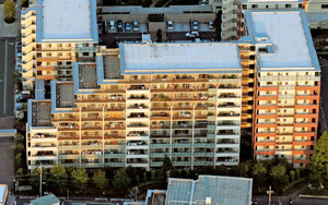 傾斜マンション 組合アンケート配布 来年２月末方針決定へ