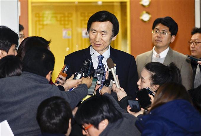 慰安婦支援、基金増額で調整 日韓外相28日会談