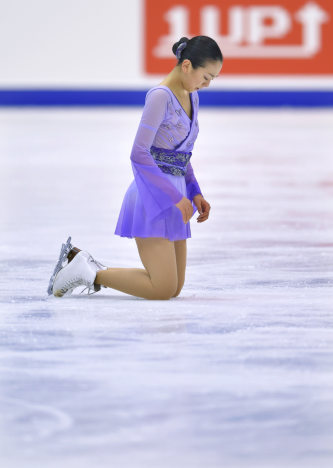 浅田真央反撃３位 フリー巻き返し涙の世界切符