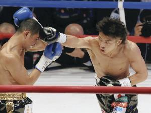 井上尚弥、初防衛に成功…八重樫東は３階級制覇