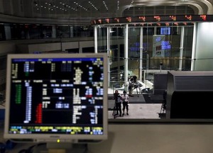日経平均は88円高で始まり4日ぶりに1万9000円台を回復