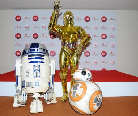 【紅白リハ】『STAR WARS』ドロイドがステージ登場 嵐が日本のジェダイに