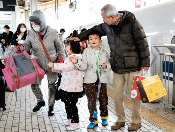 よく来たね 駅や高速で混雑続く