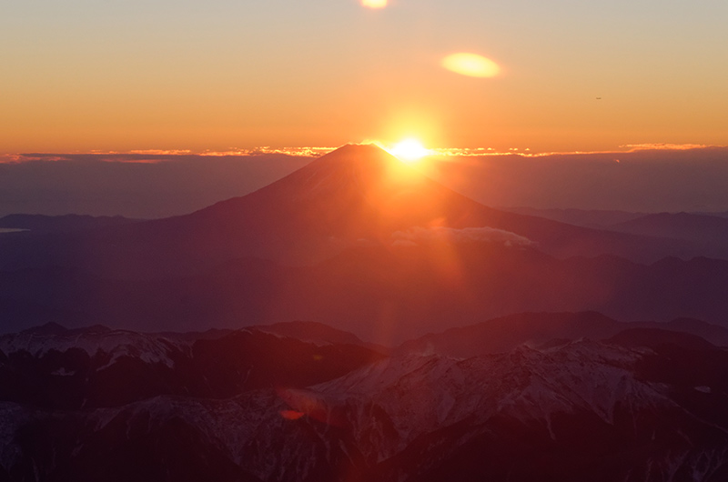 富士山越しにご来光を拝む「ANA 2016年初日の出フライト」に乗ってみた