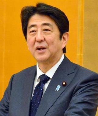 昨年「成せばなる」の安倍首相 今年は「石の上にも三年」