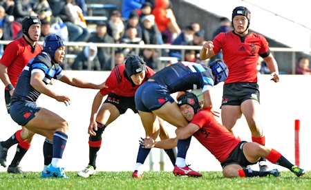 伏見工、涙の敗戦…山口総監督「ラグビー部は変わらない」／高校ラグビー