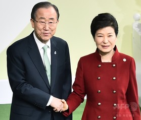 朴氏に国連事務総長「正しい勇断」…慰安婦合意