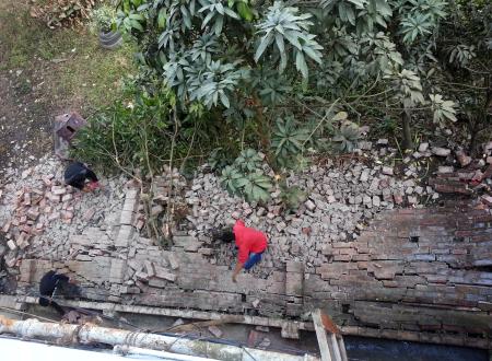 インド北東部で地震、１１人死亡 Ｍ６・７、バングラも被害