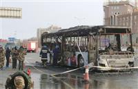 中国でバス火災、14人死亡 30人超けが、当局が事件として捜査