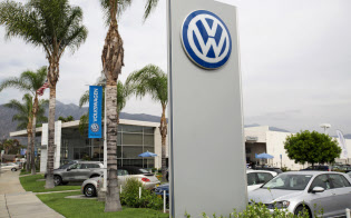 米司法省、VWを民事提訴 排ガス不正で制裁金求める
