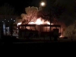 死者１７人に 放火か、容疑者拘束
