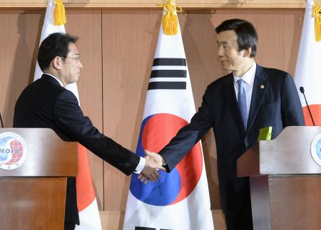 台湾との慰安婦協議、菅氏消極的…「状況違う」