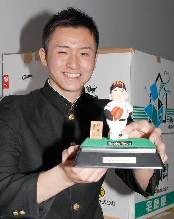 １位の高橋が合宿所入り＝プロ野球・ソフトバンク