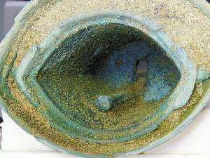 発見の銅鐸7個全てに舌…音鳴らす使用法確実に