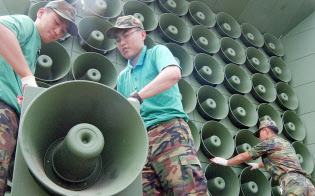 韓国軍、宣伝放送再開…最高レベルの警戒態勢に 2016年01月08日 14時09分