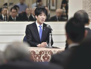 虚偽報告は指定取り消しも＝教科書会社緊急調査で方針－三省堂謝礼問題・文科省