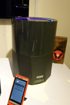 もう「電池切れ」しない ＫＤＤＩが無線充電を披露