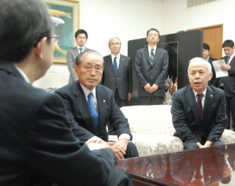 廃炉、態度を明確にせず 東電社長ら知事に ／福島
