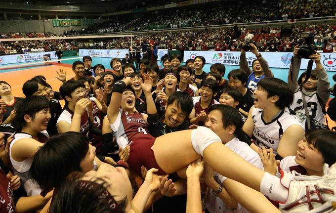 男子は東福岡が２連覇＝女子は八王子実践－下北沢成徳－高校バレー