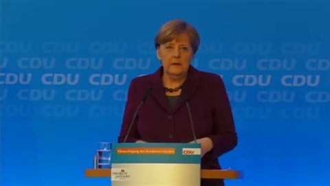難民申請者の犯罪厳罰化、独首相が事件受け決断 2016年01月10日 21時13分