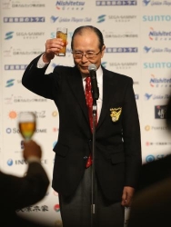 打者・長嶋vs投手・王!夢対決が始球式で実現