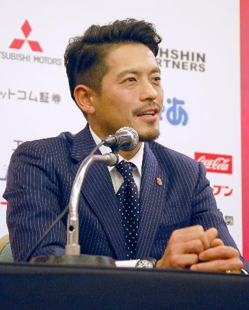 浦和・鈴木が引退会見「監督より社長の方が興味ある」