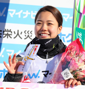 伊東が男子優勝、女子は高梨 スキージャンプHBC杯