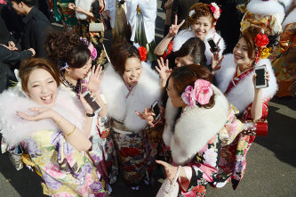 今後は「支える側」に 県内23市町で開催 会場で「模擬投票」も /岡山