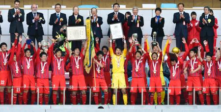 東福岡5発!最弱世代が「走」+「謙虚」で2冠達成/高校選手権