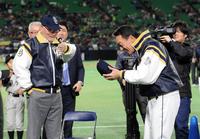 金本監督ミスターからエール「勝て!」