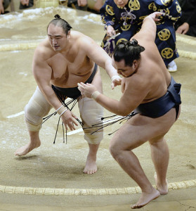 37歳安美錦、鶴竜下す…照ノ富士・豪栄道に土