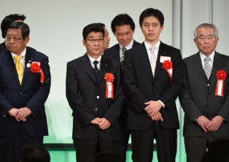 松井氏と吉村氏、公明新年会に出席