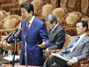 首相、税収上振れは「安定財源といえない」 衆院予算委