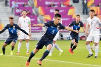 手倉森ジャパン辛勝発進！植田千金Ｖ弾