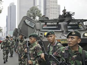 ジャカルタで連続テロ 「イスラム国」犯行声明、30人超死傷