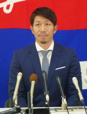 中日、多村と育成契約 「１軍に上がり活躍したい」