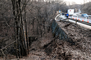 バス会社、書類記載漏れなど３件 運転手宅も家宅捜索
