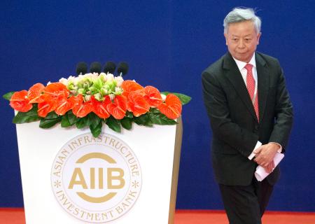 中国、自国の経済圏構想と連携 アジア投資銀の運営で