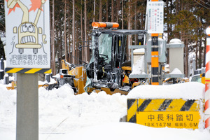 除雪車と列車が衝突 けが人なし 青森