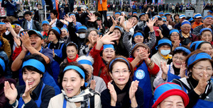 「反辺野古」「地域振興」分かれる有権者 宜野湾市長選