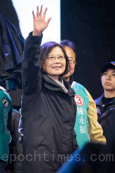 「台湾の民主主義の証し」首相、蔡氏当選に祝意 2016年01月18日 11時43分