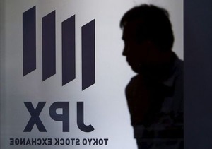 日本株３日続落、株安連鎖と米統計低調－終値で昨年９月安値は割らず