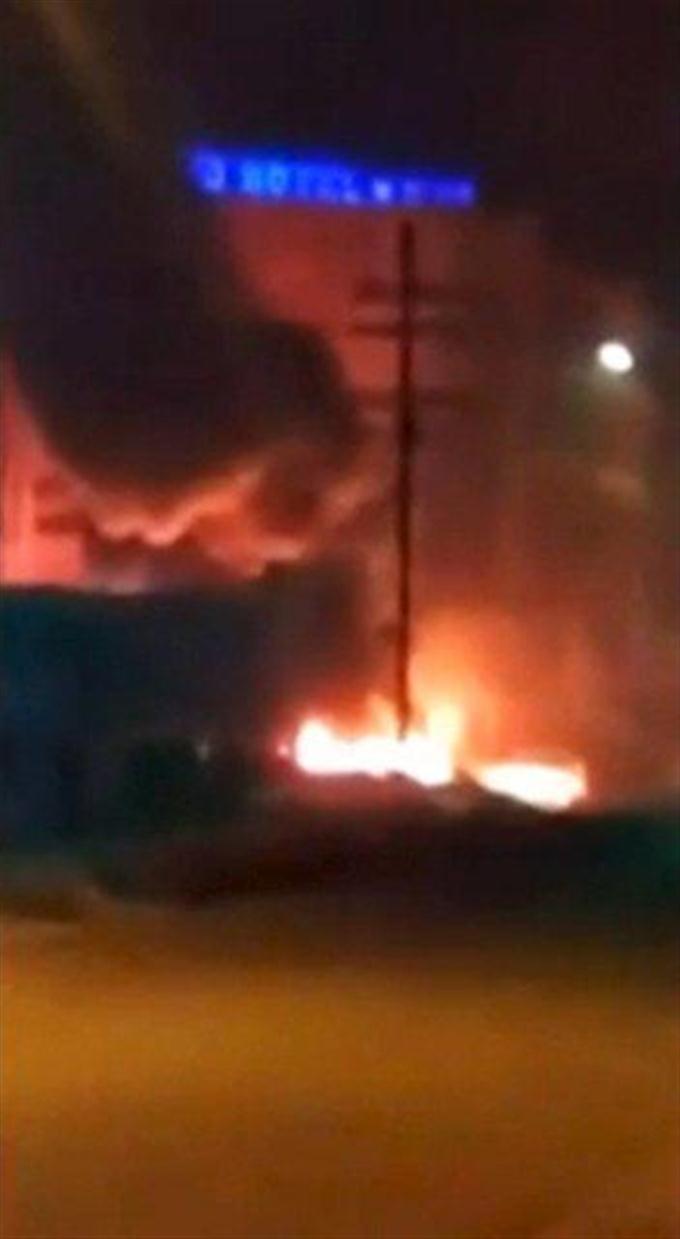 西アフリカで高級ホテル襲撃 20人以上が死亡